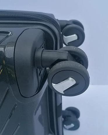 Watches: Crni čvrsti kofer sa teksturiranim dizajnom, idealan za putovanja at lalafo.rs — 4 Watches: Crni čvrsti kofer sa teksturiranim dizajnom, idealan za putovanja — 4