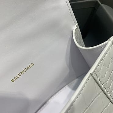 Balenciaga Hourglass torbica – mini format, bela lak koža sa na lalafo.rs — 7 Balenciaga Hourglass torbica – mini format, bela lak koža sa — 7