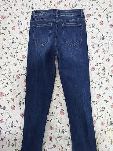 Ženske farmerke, veličina 28 na lalafo.rs — 2 Ženske farmerke, veličina 28 — 2