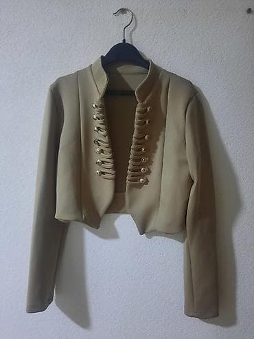 za svaki dan: Ženska kratka jakna/blazer u vojničkom stilu. - Boja: bež/kamel - at lalafo.rs — 1 za svaki dan: Ženska kratka jakna/blazer u vojničkom stilu. - Boja: bež/kamel - — 1