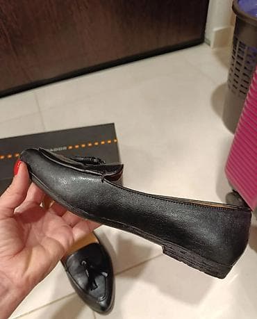 Crne kožne mokasine Labrador sa ukrasnim resama. Elegantne i udobne na lalafo.rs — 9 Crne kožne mokasine Labrador sa ukrasnim resama. Elegantne i udobne — 9