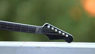 Accordions: Fender Stratocaster Zidni Sat. Fender Stratocaster Zidni Sat. Dužina at lalafo.rs — 4 Accordions: Fender Stratocaster Zidni Sat. Fender Stratocaster Zidni Sat. Dužina — 4