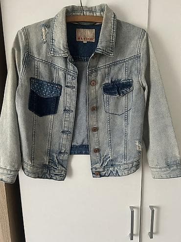 Teksas jakna M, nosena malo, nema ostecenja. Odgovara i S velicini at lalafo.rs Teksas jakna M, nosena malo, nema ostecenja. Odgovara i S velicini