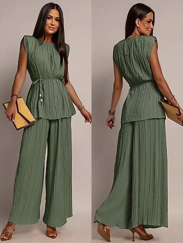 ⚡️ Ponovo dostupni – plisirani kompleti - Dvodijelni set: bluzica bez na lalafo.rs ⚡️ Ponovo dostupni – plisirani kompleti - Dvodijelni set: bluzica bez