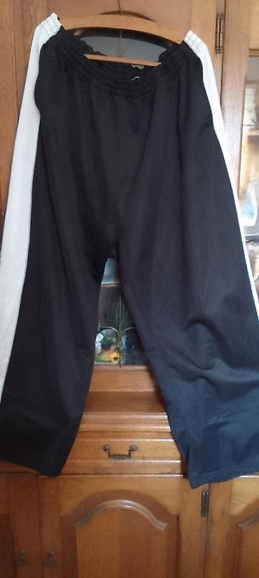 Sportske pantalonе sa bočnim prugama za veoma krupne muskarce - na lalafo.rs — 2 Sportske pantalonе sa bočnim prugama za veoma krupne muskarce - — 2