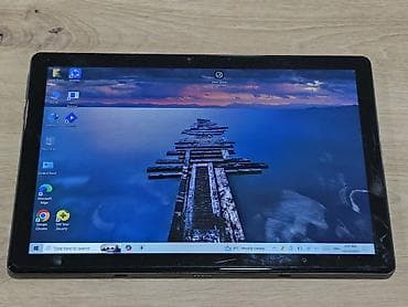 Tablet kupljen u Americi, minimalno koriscen. Dolazi sa punjacem na lalafo.rs — 3 Tablet kupljen u Americi, minimalno koriscen. Dolazi sa punjacem — 3