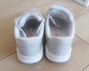 Original PUMA PATIKE
Malo su nošene
Bez oštećenja
Br 38 na lalafo.rs — 4 Original PUMA PATIKE
Malo su nošene
Bez oštećenja
Br 38 — 4