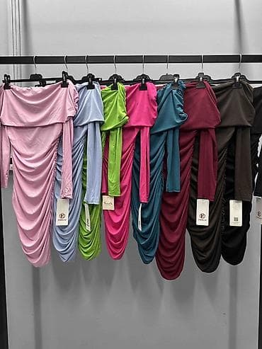 💫Bodycon mini haljina sa spuštenim ramenima
2300 din na lalafo.rs — 2 💫Bodycon mini haljina sa spuštenim ramenima
2300 din — 2