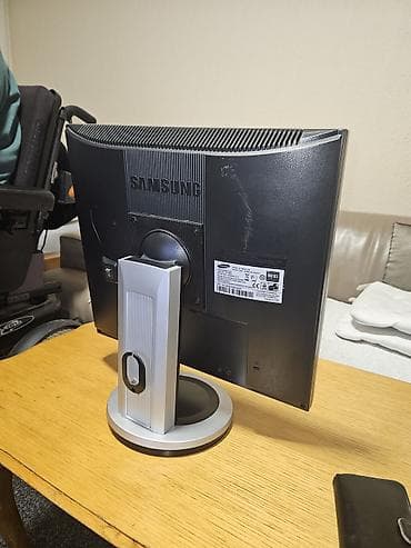 Samsung SyncMaster 913BM LCD monitor - Dijagonala: 19 inča (srazmera na lalafo.rs — 2 Samsung SyncMaster 913BM LCD monitor - Dijagonala: 19 inča (srazmera — 2