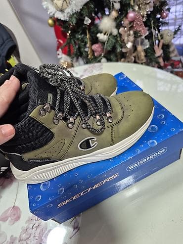 Dva para dečje obuće: ug 25cm 1) Planinarske/zimске patike – na lalafo.rs — 3 Dva para dečje obuće: ug 25cm 1) Planinarske/zimске patike – — 3