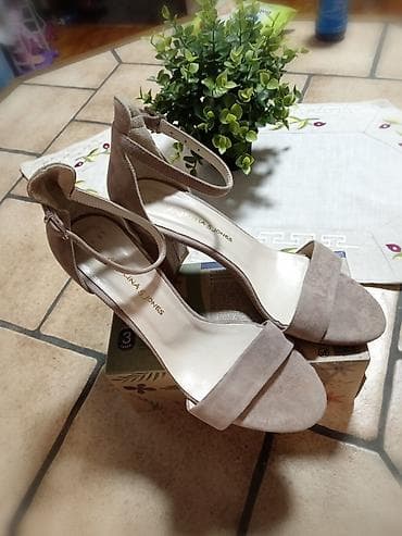 Скроз нове оригинал сандале, преврнута кожа. Висина штикле 7 цм na lalafo.rs — 8 Скроз нове оригинал сандале, преврнута кожа. Висина штикле 7 цм — 8