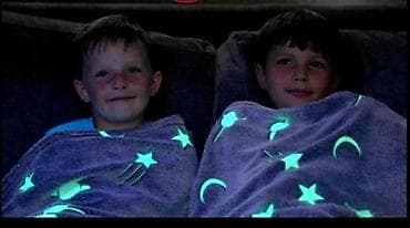 Blankets and Bedspreads: MAGICNO CEBE 150X200 CM NOVO OGROMNO SVETLECE CEBE ZA DECU | Cene at lalafo.rs — 2 Blankets and Bedspreads: MAGICNO CEBE 150X200 CM NOVO OGROMNO SVETLECE CEBE ZA DECU | Cene — 2