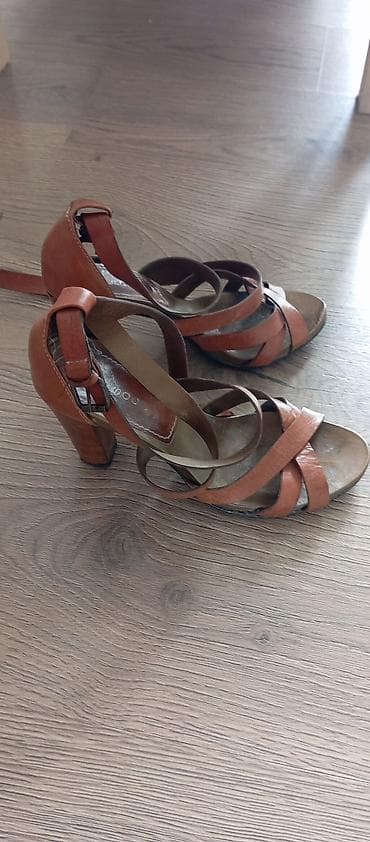 Women's Footwear: Purspce kožne sandale u broj 39 očuvane at lalafo.rs — 1 Women's Footwear: Purspce kožne sandale u broj 39 očuvane — 1