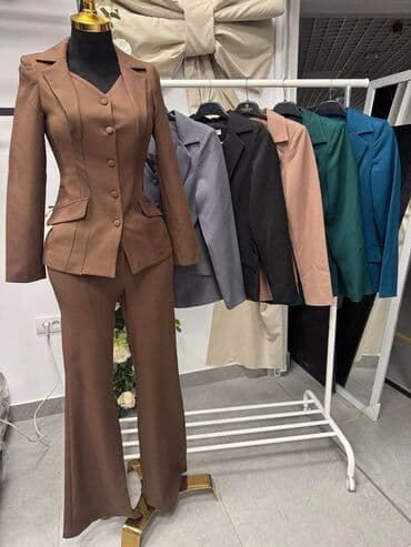 Komplet
Veličine : S M L XL
Cena : 4.800 dinara na lalafo.rs Komplet
Veličine : S M L XL
Cena : 4.800 dinara