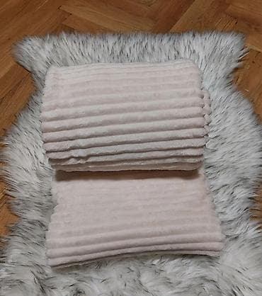 Mekane dekorativne prekrivače/ćebad sa reljefnim (rebrastim) dezenom na lalafo.rs Mekane dekorativne prekrivače/ćebad sa reljefnim (rebrastim) dezenom