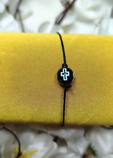 Narukvica sa priveskom – minimalistička crna končana narukvica sa na lalafo.rs Narukvica sa priveskom – minimalistička crna končana narukvica sa