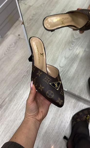 ✨Ženske sandale sa potpeticom
Brojevi 36-40
Cena 3900 din na lalafo.rs — 3 ✨Ženske sandale sa potpeticom
Brojevi 36-40
Cena 3900 din — 3