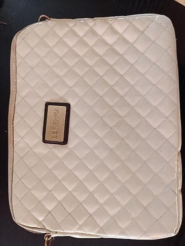 Sofisticirana i mekana neseser tasna za svecane i ostale prilikeu na lalafo.rs — 2 Sofisticirana i mekana neseser tasna za svecane i ostale prilikeu — 2