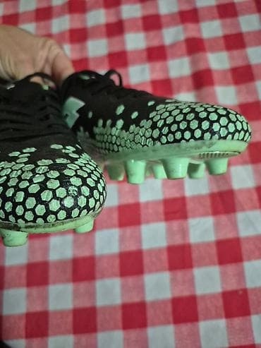 Ocuvane Lotto kopacke. br.37
Par puta obuvane na lalafo.rs — 4 Ocuvane Lotto kopacke. br.37
Par puta obuvane — 4