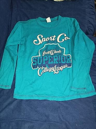 Na prodaju majica dugih rukava, za uzrast 12-13 godina, u super at lalafo.rs Na prodaju majica dugih rukava, za uzrast 12-13 godina, u super