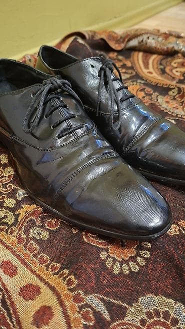 Elegantne muške cipele – crne, vezivanje na pertle, klasičan „cap-toe“ na lalafo.rs — 7 Elegantne muške cipele – crne, vezivanje na pertle, klasičan „cap-toe“ — 7