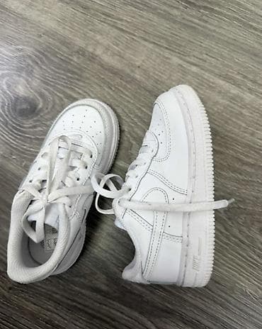 Ugg boots: Odlično očuvane Nike dečije patike. Mogu i za dečake i devojčice at lalafo.rs — 4 Ugg boots: Odlično očuvane Nike dečije patike. Mogu i za dečake i devojčice — 4