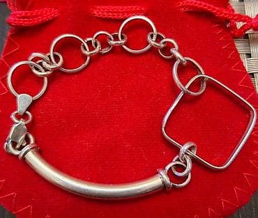 Srebrna narukvica – moderni dizajn sa kombinacijom karika i na lalafo.rs — 3 Srebrna narukvica – moderni dizajn sa kombinacijom karika i — 3