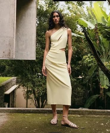 Zara midi haljina, model sa jednim ramenom i asimetričnim izrezima na lalafo.rs Zara midi haljina, model sa jednim ramenom i asimetričnim izrezima