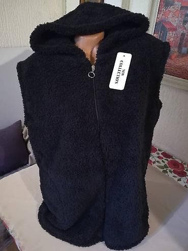 Novi zenski dzemper-prsluk sa kapuljacom u crnoj boji. Turski. Odlican na lalafo.rs Novi zenski dzemper-prsluk sa kapuljacom u crnoj boji. Turski. Odlican