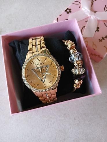 Damski set – ručni sat GUESS + narukvica u poklon kutiji - Elegantni na lalafo.rs Damski set – ručni sat GUESS + narukvica u poklon kutiji - Elegantni