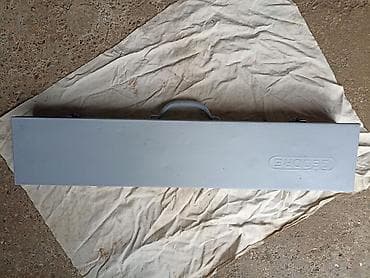 Metalna kutija sa slike, dužine 82 cm, širine 17 cm, dubine 7 cm,sa na lalafo.rs Metalna kutija sa slike, dužine 82 cm, širine 17 cm, dubine 7 cm,sa