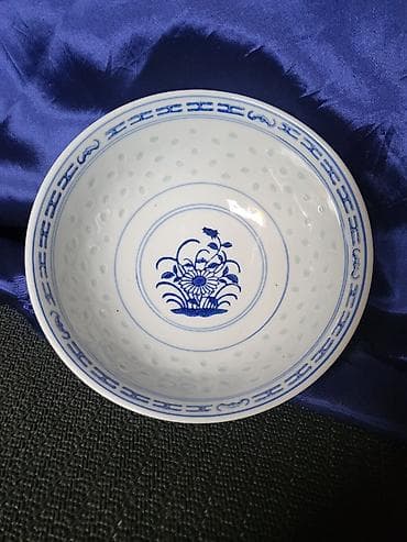 Kineska nova cinija pirincani porcelan jing dezen iz 70ih at lalafo.rs — 3 Kineska nova cinija pirincani porcelan jing dezen iz 70ih — 3