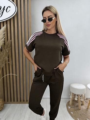 Sweatsuit Sets: 04. Komplet trenerka 3.800 dinara A at lalafo.rs — 3 Sweatsuit Sets: 04. Komplet trenerka 3.800 dinara A — 3