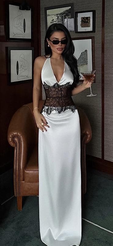 Elegantna duga haljina od satena sa čipkanim korsetom - Model: duga na lalafo.rs Elegantna duga haljina od satena sa čipkanim korsetom - Model: duga