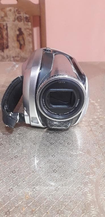 privezak srebro: Panasonic videokamera srebrne boje sa Leica Dicomar objektivom na lalafo.rs — 7 privezak srebro: Panasonic videokamera srebrne boje sa Leica Dicomar objektivom — 7