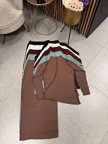 kom sa etiketom: ✨Haljina po super ceni od 1950 din Stilizovanje: odlično izgleda uz at lalafo.rs — 5 kom sa etiketom: ✨Haljina po super ceni od 1950 din Stilizovanje: odlično izgleda uz — 5