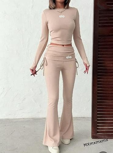 ✨Ženski set – uska majica i pantalone sa zvonastim nogavicama ✅2600 na lalafo.rs ✨Ženski set – uska majica i pantalone sa zvonastim nogavicama ✅2600