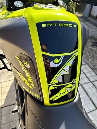 Transport: 3d stikeri qjmotor srt 550x tank pad - 2035 📌 opis: 3d stikeri - at lalafo.rs — 3 Transport: 3d stikeri qjmotor srt 550x tank pad - 2035 📌 opis: 3d stikeri - — 3