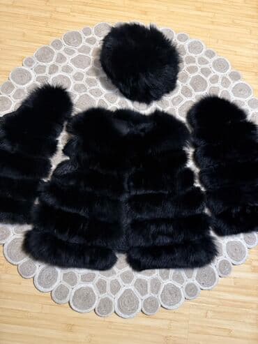 Komplet crno krzno – prsluk, kapa i mufte/rukavice - Luksuzni komplet na lalafo.rs Komplet crno krzno – prsluk, kapa i mufte/rukavice - Luksuzni komplet