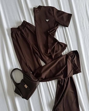 Komplet trenerka: 3600 dinara Veličina: S M L XL Uvoz iz Turske na lalafo.rs — 3 Komplet trenerka: 3600 dinara Veličina: S M L XL Uvoz iz Turske — 3