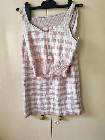 Dvodijelni pleteni komplet – top i suknja - Uzorak: sitna karo na lalafo.rs Dvodijelni pleteni komplet – top i suknja - Uzorak: sitna karo