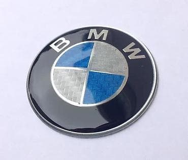 kom sa etiketom: Bmw znak karbon 74mm. Bmw znak za haubu ili gepek. ✨ Dostupne at lalafo.rs — 2 kom sa etiketom: Bmw znak karbon 74mm. Bmw znak za haubu ili gepek. ✨ Dostupne — 2
