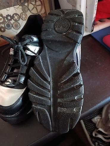 Buffalo London patike – uniseks, chunky stil u perfektnim stanju bez na lalafo.rs — 4 Buffalo London patike – uniseks, chunky stil u perfektnim stanju bez — 4