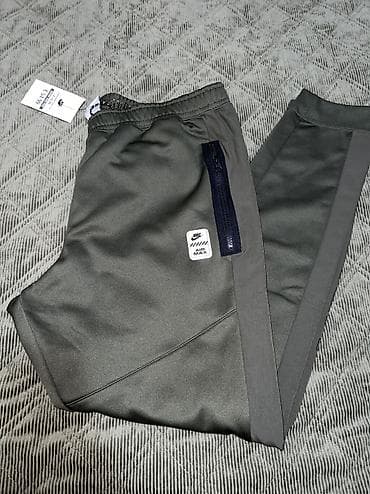 NIKE Sportswear Air Max Men's Poly-Knit Joggers vel. XL NOVO
IF na lalafo.rs NIKE Sportswear Air Max Men's Poly-Knit Joggers vel. XL NOVO
IF