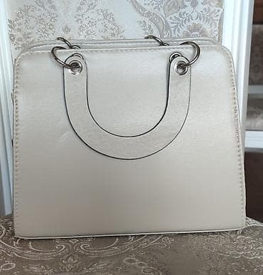 **NOVO** Komplet dve tašne. Tašna sa malom pismo tašnicom, obe imaju na lalafo.rs — 4 **NOVO** Komplet dve tašne. Tašna sa malom pismo tašnicom, obe imaju — 4