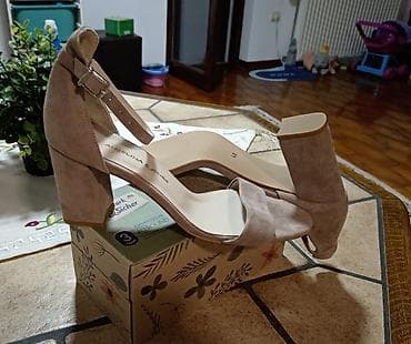 Скроз нове оригинал сандале, преврнута кожа. Висина штикле 7 цм na lalafo.rs — 2 Скроз нове оригинал сандале, преврнута кожа. Висина штикле 7 цм — 2