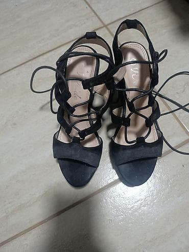 Crne ženske sandale na klina (platforma/wedge) sa vezivanjem oko at lalafo.rs — 1 Crne ženske sandale na klina (platforma/wedge) sa vezivanjem oko — 1