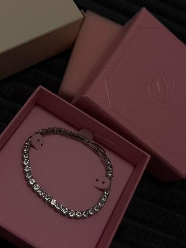 Tennis narukvica sa kristalima Swarovski - Klasična tennis narukvica na lalafo.rs Tennis narukvica sa kristalima Swarovski - Klasična tennis narukvica
