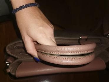 Deichmann torba. Krem, braon. Nema ostecenja Velika. Kais preko na lalafo.rs — 5 Deichmann torba. Krem, braon. Nema ostecenja Velika. Kais preko — 5