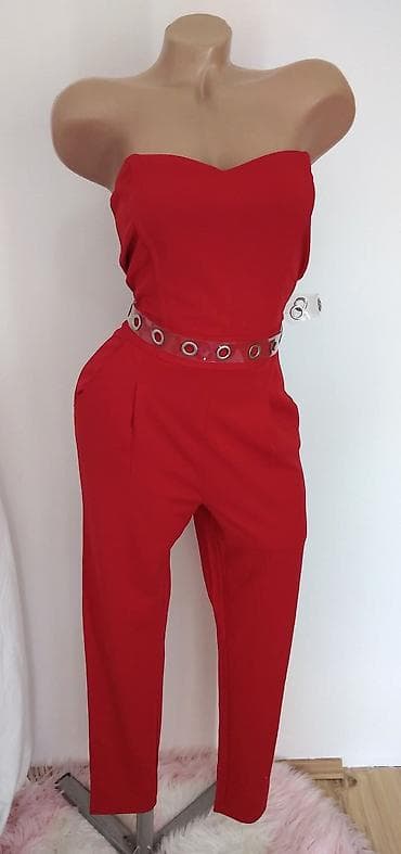 Crven kombinezon,nov,velicina M💕💕 na lalafo.rs Crven kombinezon,nov,velicina M💕💕